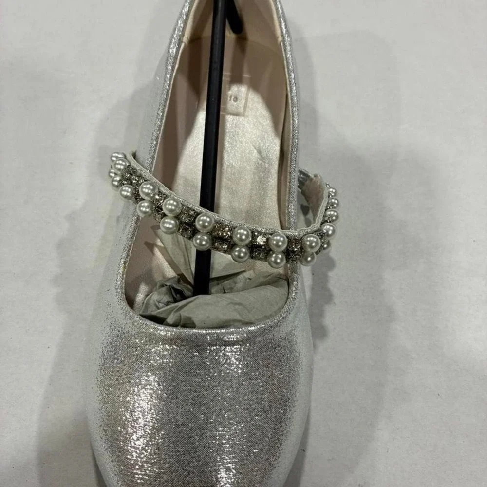Davis's Bridal girls  Silver shoes size 12Y More‎ sizes available.